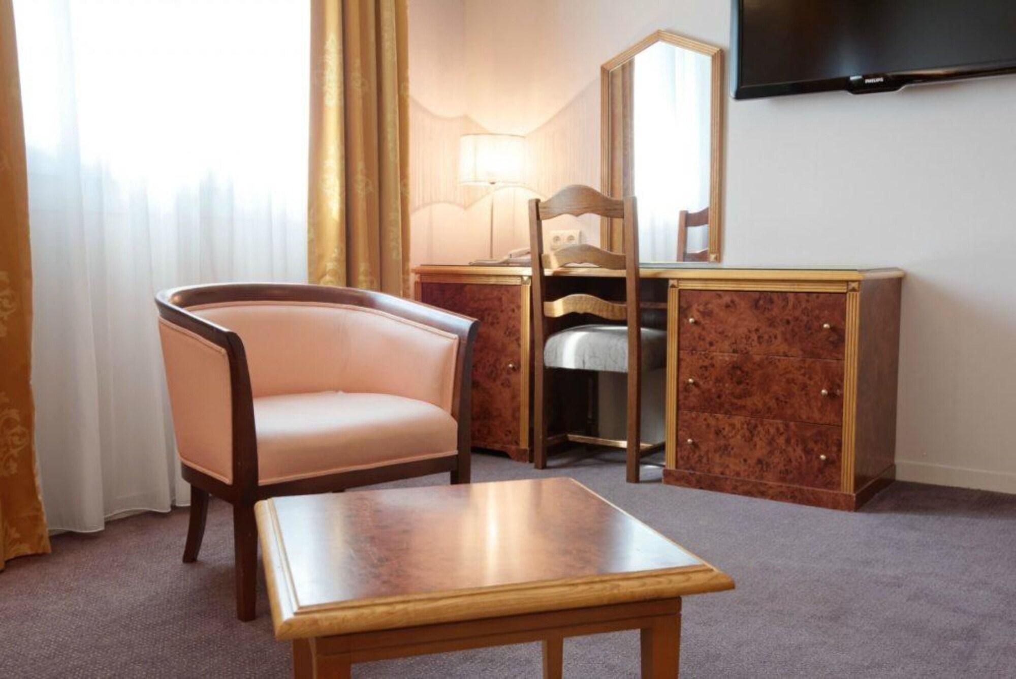 Le Manoir 호텔 Orchies 외부 사진